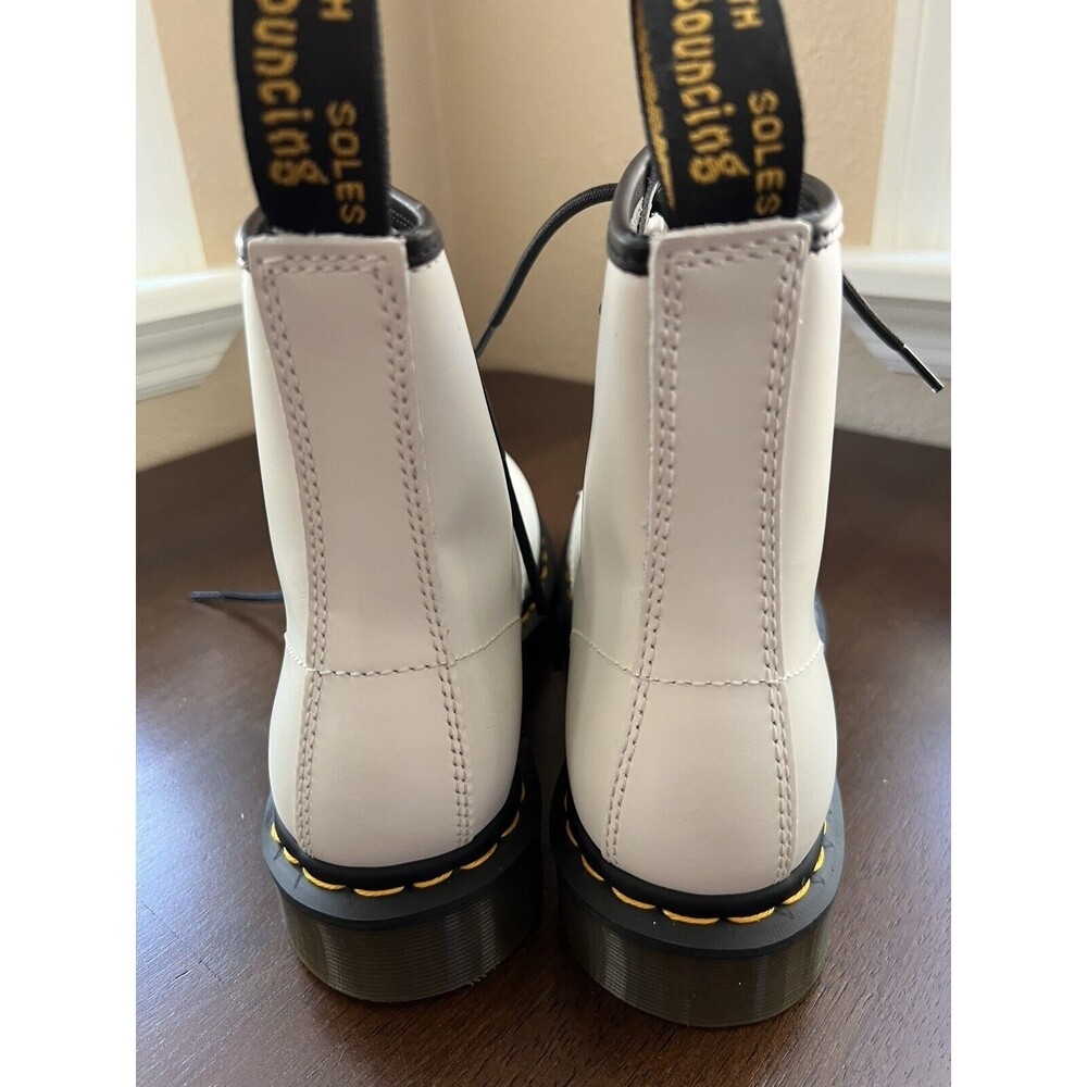 Sold Dr. Martens 1460 Smooth Leather Lace Up Boots In White Size 39 - Picture 7 of 12